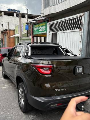 FIAT TORO 1.8 16V EVO FLEX FREEDOM AT6 FIAT TORO 1.8 16V EVO FLEX FREEDOM AT6